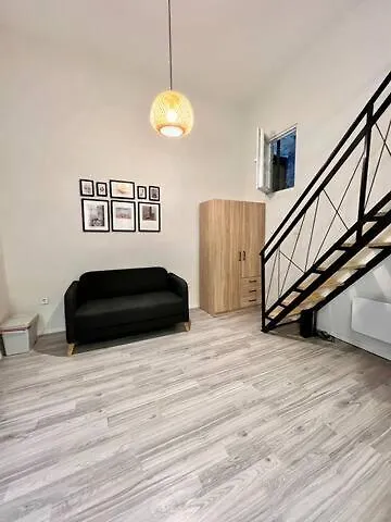Chic Design Studio 3 Budapest Apartment